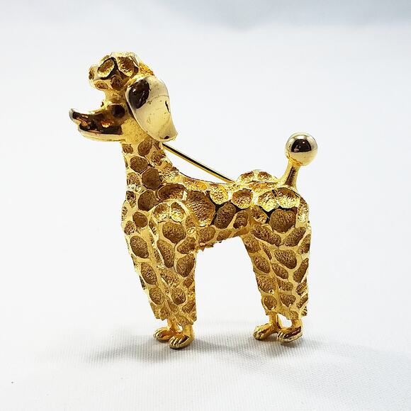 Vintage CORO Dog Brooch Pin, Gold Tone, Textured Poodle Pin, Red Rhinestone Eye - Picture 8 of 10